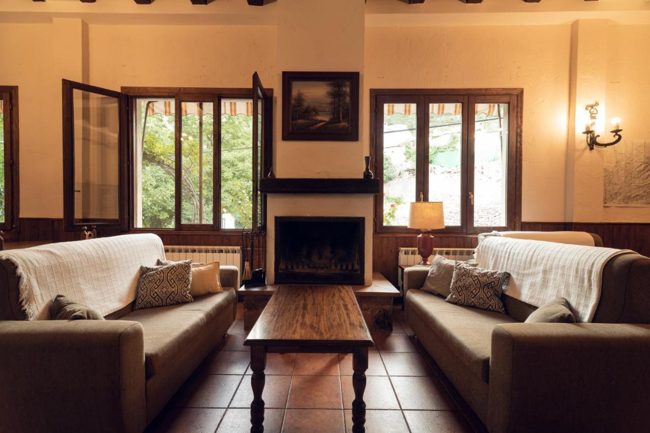 Hospedium Hostal Sierra Del Agua Paterna del Madera Ngoại thất bức ảnh
