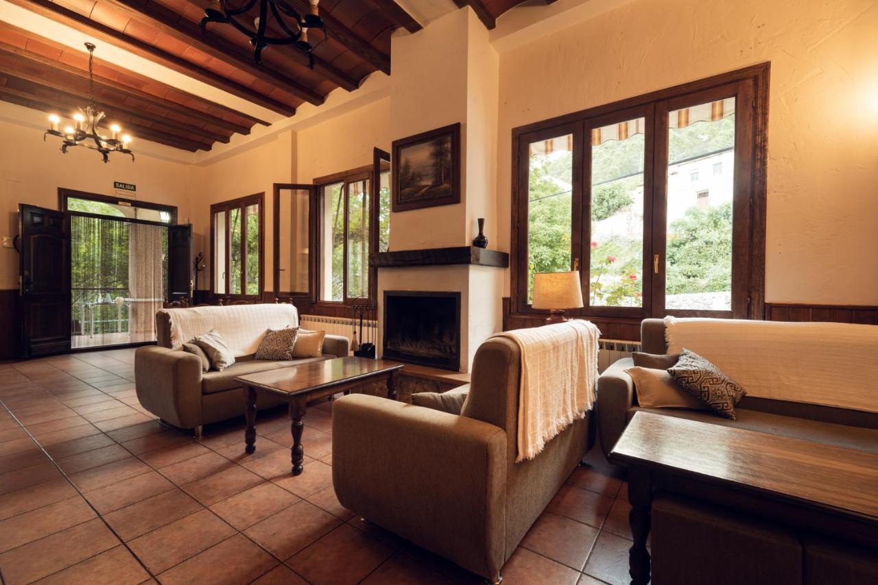 Hospedium Hostal Sierra Del Agua Paterna del Madera Ngoại thất bức ảnh
