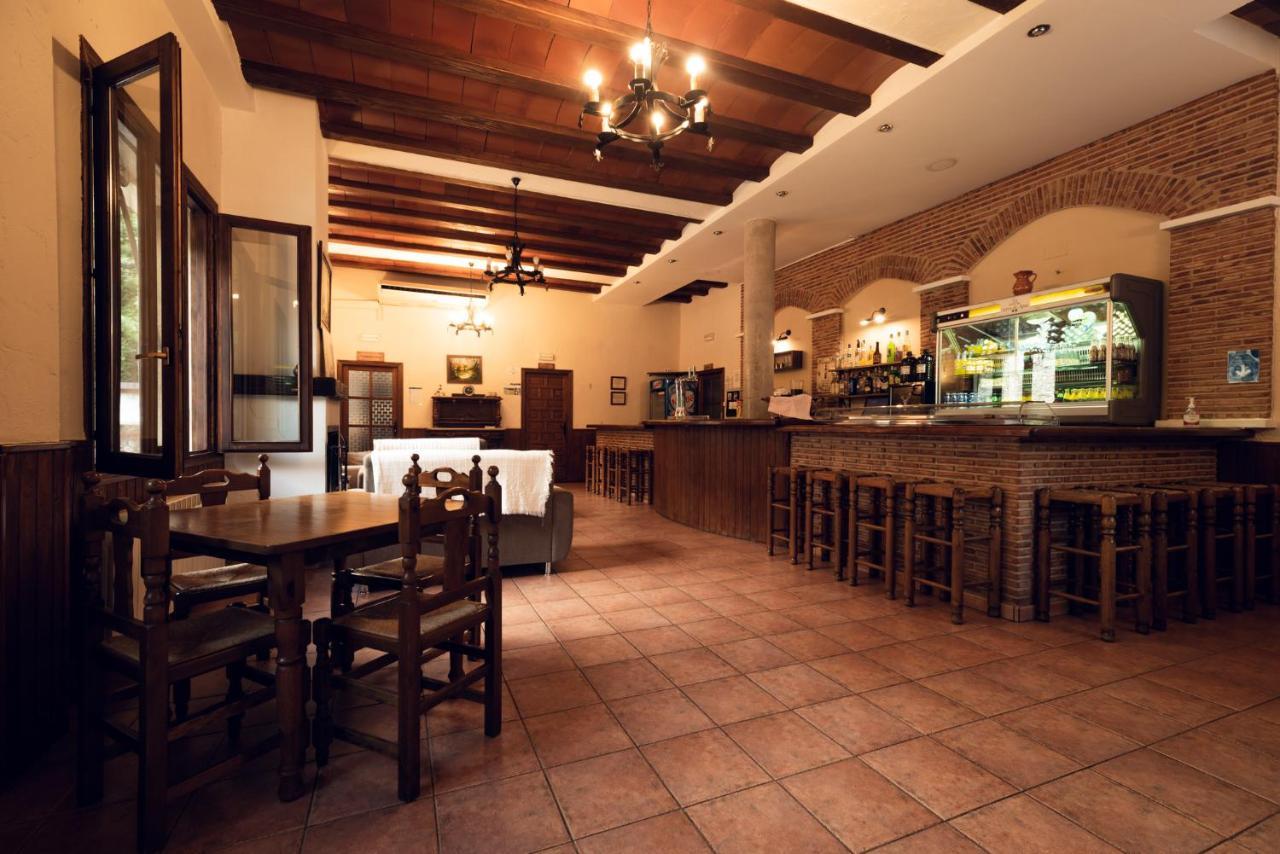 Hospedium Hostal Sierra Del Agua Paterna del Madera Ngoại thất bức ảnh