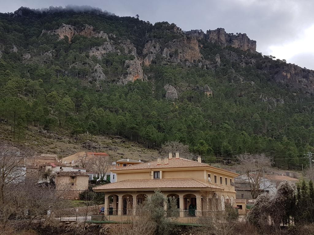 Hospedium Hostal Sierra Del Agua Paterna del Madera Ngoại thất bức ảnh