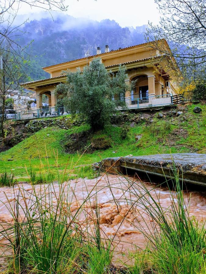 Hospedium Hostal Sierra Del Agua Paterna del Madera Ngoại thất bức ảnh