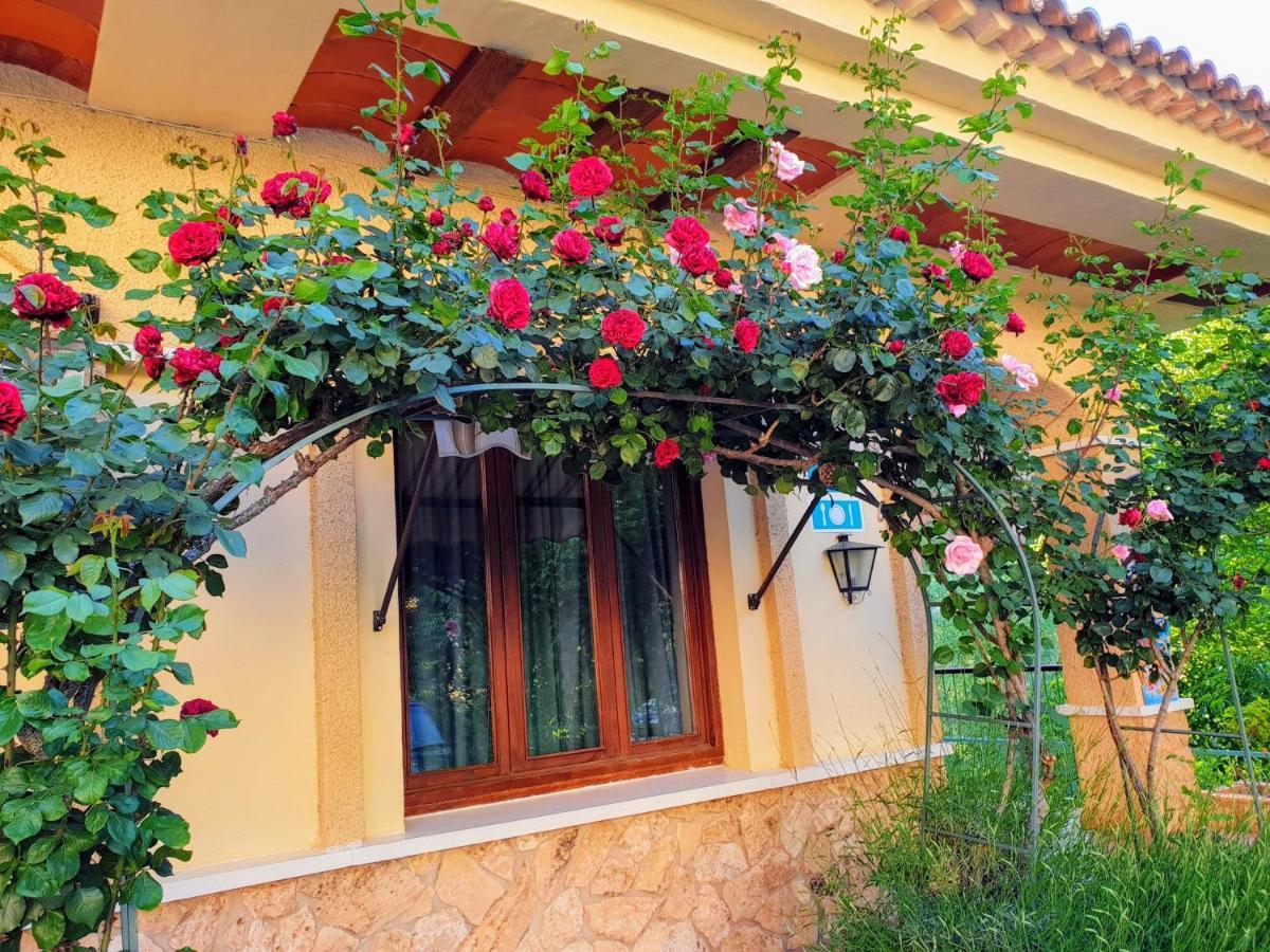 Hospedium Hostal Sierra Del Agua Paterna del Madera Ngoại thất bức ảnh